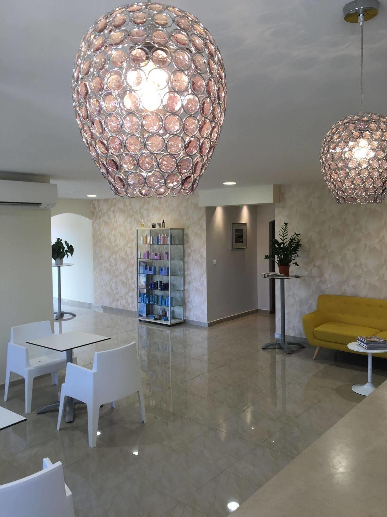 ארל Appart'Hotel Et Chambres Essentiel Spa מראה חיצוני תמונה