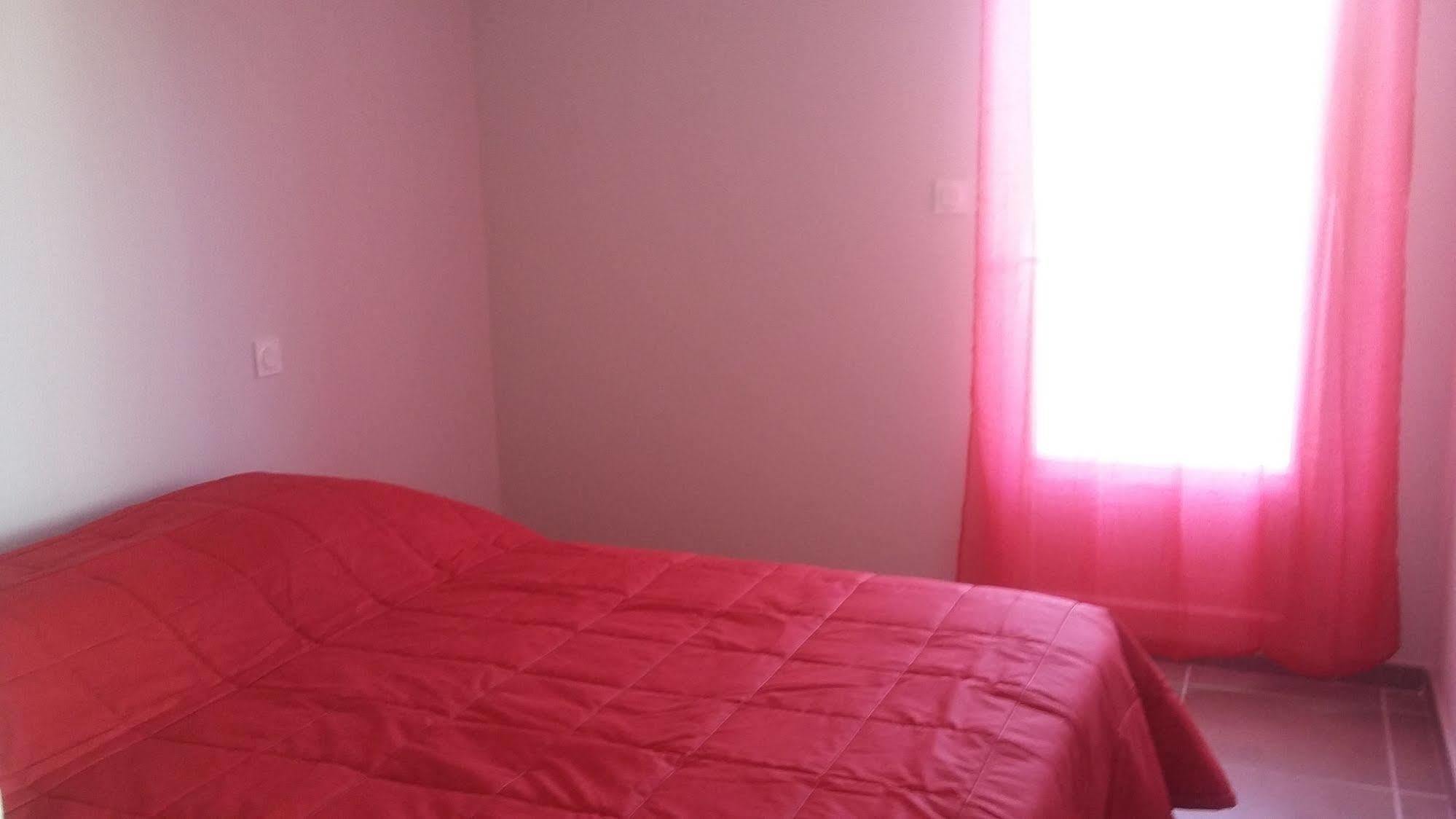 ארל Appart'Hotel Et Chambres Essentiel Spa מראה חיצוני תמונה